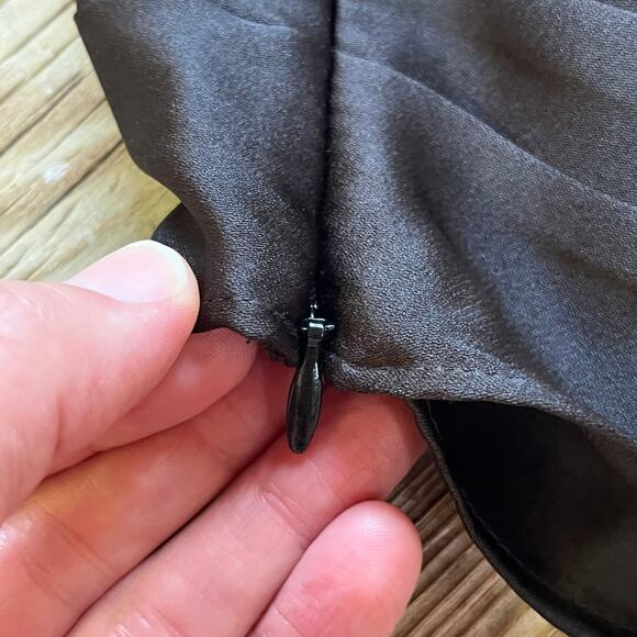 Express Women's Black Satin Layered Crop Top Size M. NEW - Picture 3 of 6